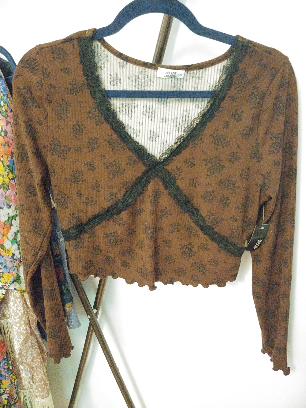 Ardene Floral Crop Top With Lace And Scalloped Details